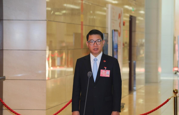 省政協(xié)委員、香港高等法院大律師、內(nèi)地執(zhí)業(yè)律師吳英鵬：促進港澳律師融入國家發(fā)展大局